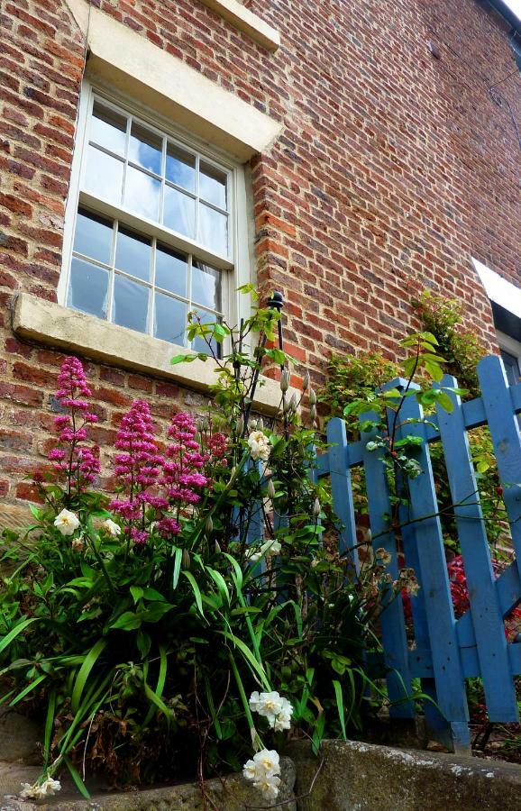 Aldersyde Bed & Breakfast Robin Hood's Bay Bagian luar foto